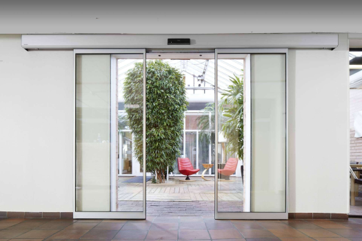 Avtomatik qapıların pərdəarxası